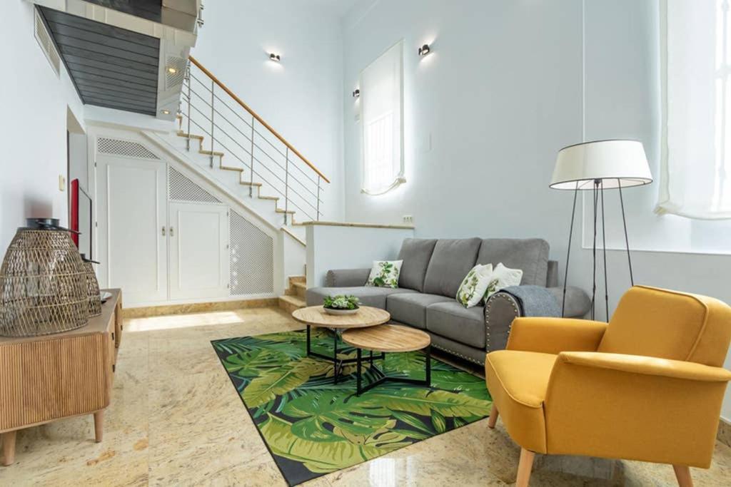 شقة Becas Alameda Duplex By Valcambre إشبيلية المظهر الخارجي الصورة
