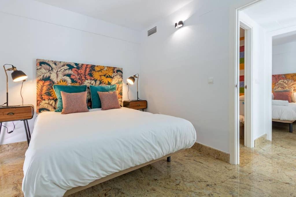 شقة Becas Alameda Duplex By Valcambre إشبيلية المظهر الخارجي الصورة