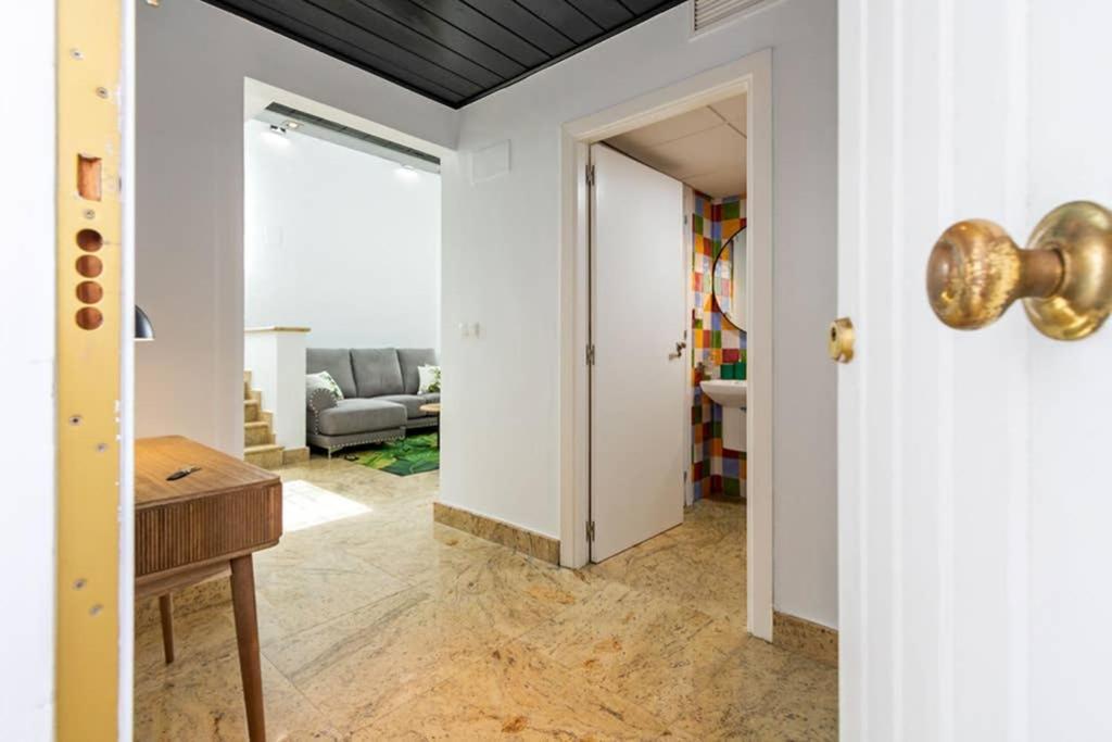 شقة Becas Alameda Duplex By Valcambre إشبيلية المظهر الخارجي الصورة