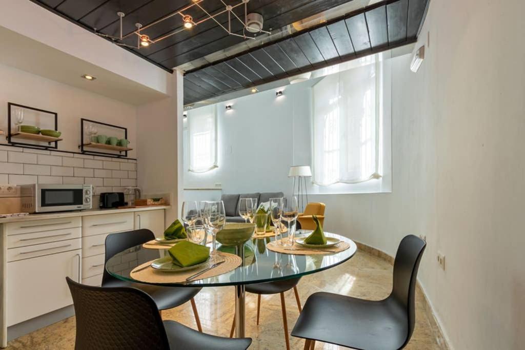 شقة Becas Alameda Duplex By Valcambre إشبيلية المظهر الخارجي الصورة