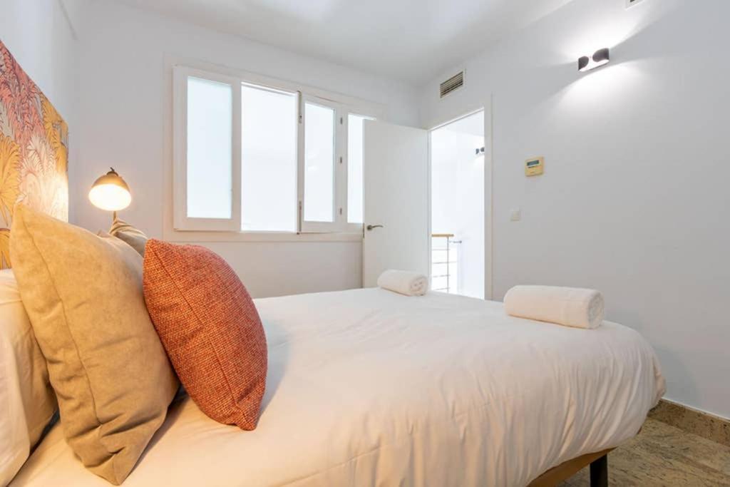 شقة Becas Alameda Duplex By Valcambre إشبيلية المظهر الخارجي الصورة
