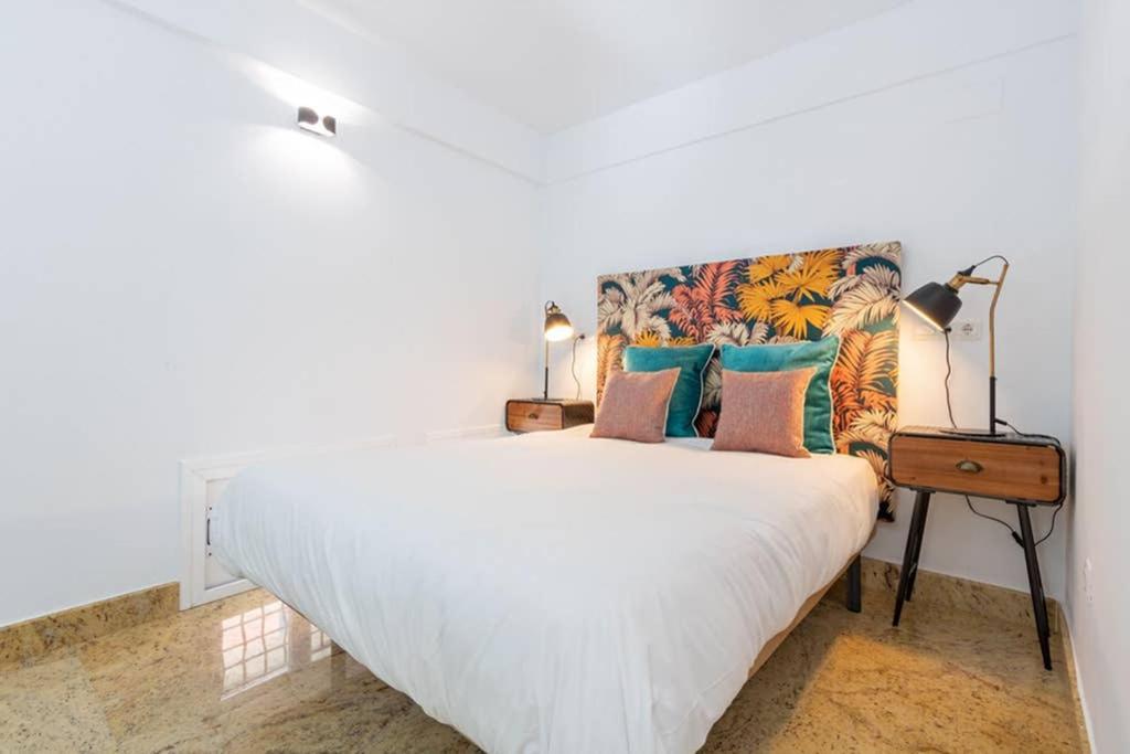 شقة Becas Alameda Duplex By Valcambre إشبيلية المظهر الخارجي الصورة